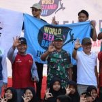 Kepala DLHK Kukar Alfian beserta jajaran dan peserta aksi WCD.