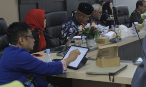 Suasana Rapat di Ruang Bappeda, turut dihadiri Bupati Kukar Edi Damansyah.