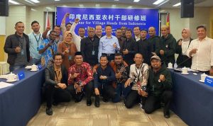 Kades Margahayu, Rusdi beserta rombongan Kades dari Indonesia di Tiongkok.