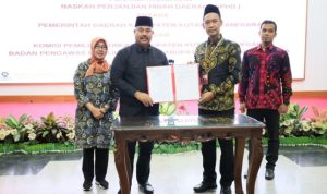 Bupati Kukar, Edi Damansyah dan Ketua Bawaslu Kukar