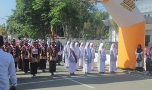 IMG-20231027-WA0008 Para peserta lomba gerak jalan yang diselenggarakan Dispora Kukar.