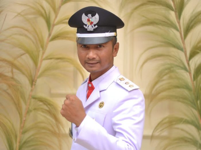 Lurah Maluhu, Tri Joko Kuncoro.