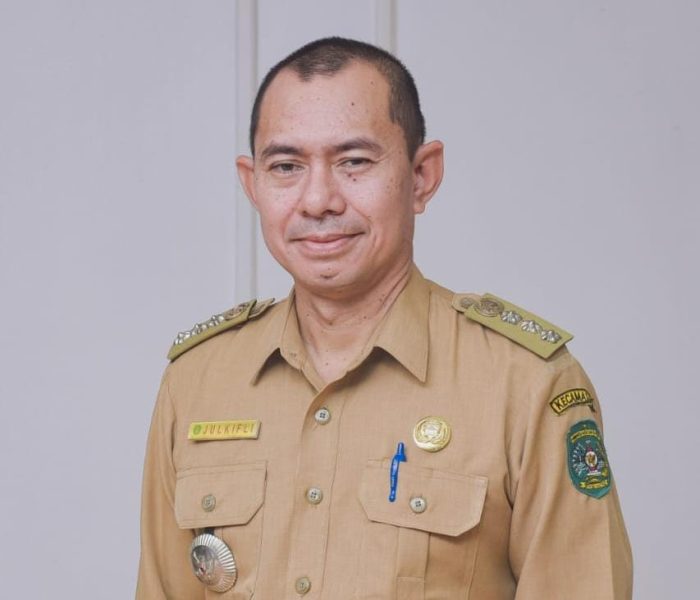 Camat Kota Bangun Darat, Julkifli.