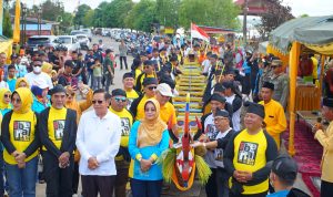 2 Bupati Berau Sri Juniarsih berupaya meningkatkan potensi pariwisata Bumi Batiwakkal, salah satunya lomba perahu panjang.