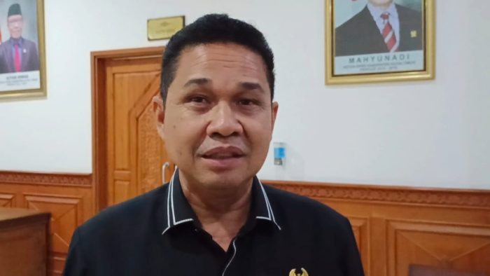 Ketua DPRD Kutim,Joni.
