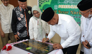 Bupati Kukar Resmikan Masjid Nurul Iman, Silaturahmi dan Berikan Bantuan di Muara Kaman