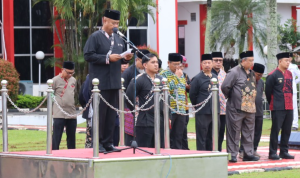 IMG_202508226_101740962 Bupati Kabupaten Kutai Kartanegara (Kukar) Edi Damansyah pimpin upacara peringatan Hari Lahir Pancasila bertempat di halaman Kantor Bupati Kukar.