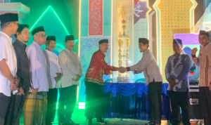 IMG_202508226_113634469 Sekretaris Daerah Kabupaten Kutai Kartanegara (Kukar) H. Sunggono membuka secara resmi Musabaqah Tilawatil Qur’an (MTQ) ke 9 tingkat Kecamatan Tenggarong Seberang.
