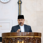 Edi Damansyah menghadiri Sholat Id Hari Raya Idul Adha 1446 Hijriah di Masjid Agung Sultan Aji Muhammad Sulaiman Tenggarong.