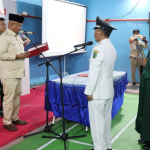 Bupati Kutai Kartanegara (Kukar) Edi Damansyah melantik Penjabat (Pj) Kepala Desa Sungai Mariam Kecamatan Anggana, di BPU Desa Sungai Mariam Kecamatan Anggana.