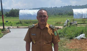 Kades Loa Raya, Martin