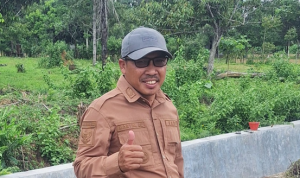 Kades Loa Raya, Martin