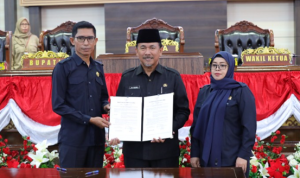 Laporan Keterangan Pertanggungjawaban (LKPJ) Kepala Daerah Bupati dan Wakil Bupati Kabupaten Kutai Kartanegara Tahun Anggaran 2024, dihadapan DPRD Kukar dalam Rapat Paripurna ke IV.