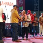 Bupati Kutai Kartanegara, Edi Damansyah, di acara Malam Anugerah Insan Olahraga dan Pemuda Kukar