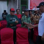 Bupati Edi Damansyah bersama warga Desa Liang Ulu.