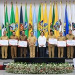 Bupati Edi Damansyah dan kepala daerah lainnya bersama Mendagri Tito Karnavian.